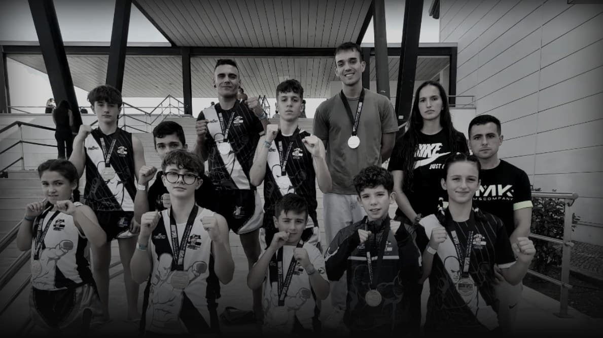 Atletas da Academia Combate de Gaia em competição